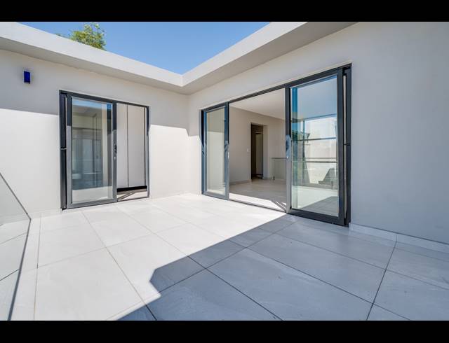 5 BEDROOM HOUSE FOR SALE IN BRYANSTON